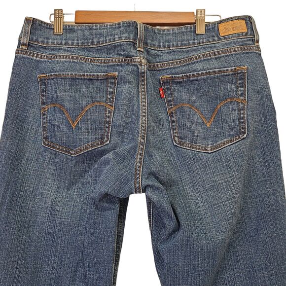 Levis 526 Jeans Womens Size 14 M Slender Boot Cut Mid Rise Dark Wash Denim - Picture 5 of 8